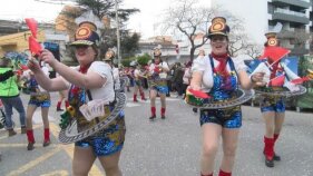 Una quinzena de colles de Calonge i Palamós desperten el Carnaval de Sant Antoni