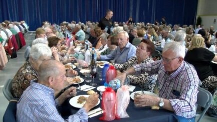 Unes 250 persones participen en el Dia Internacional de les Persones Grans a Sant Antoni