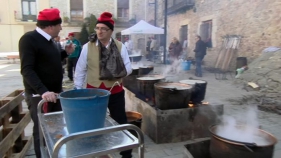 Verges menja la seva tradicional sopa de Carnaval