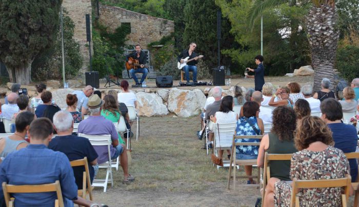 125 persones gaudeixen del primer Guitar and Wine de Sant Antoni