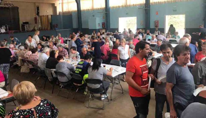 160 persones gaudeixen del dinar popular de la festa petita d’Ullà