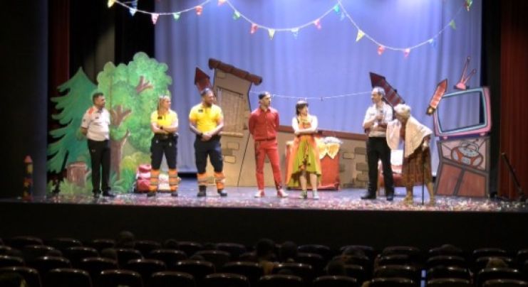 'A Foc lent', l'obra de teatre que explica com celebrar la revetlla amb seguretat