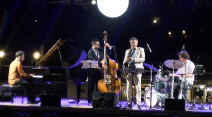 Adrian Cunningham fa vibrar el segon divendres de les Nits de Jazz a Platja d’Aro
