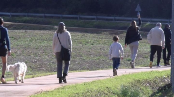 Begur inaugura la via verda que connecta Esclanyà amb una gran participació