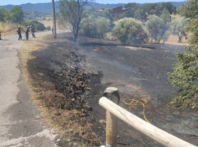 Controlat un incendi que ha cremat poc més d'un miler de metres quadrats de la Bisbal