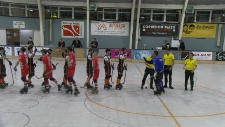 Derrota del CH Palafrugell en un derbi intens (2-5) que l’allunya del play-off