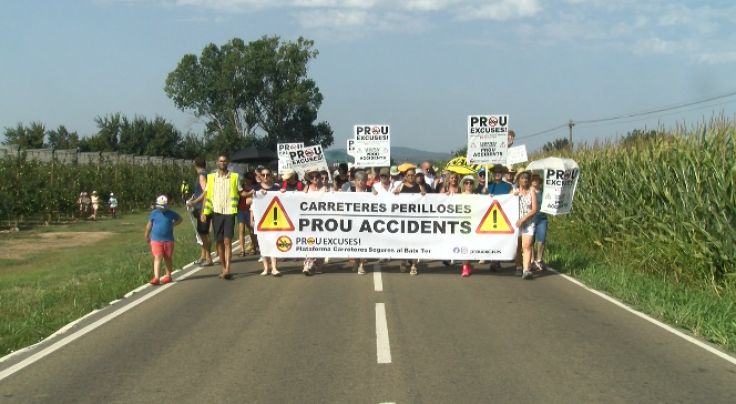 El Baix Ter surt al carrer per reclamar unes carreteres més segures
