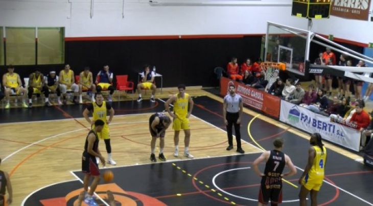 El Bisbal Bàsquet supera el Getafe i aconsegueix una victòria d’orgull al Pavelló Vell