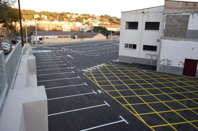 El carrer dos de maig de Sant Feliu de Guíxols torna a estar obert al trànsit