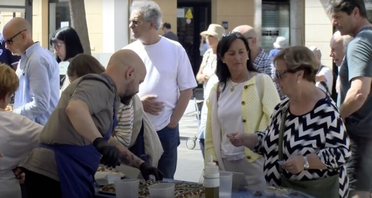 El Peix Blau Ganxó torna a omplir la Rambla de petites degustacions