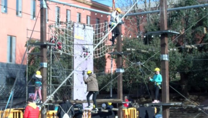 El Pinxo de Nadal converteix la plaça de Can Mario en un gran parc d'aventures