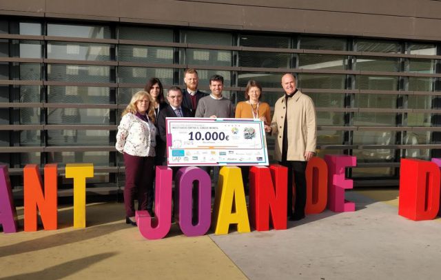 Els càmpings gironins entreguen 10 mil euros per la investigació del càncer infantil