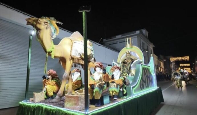 Els Tres Reis d'Orient reparteixen 750 quilos de caramels a Sant Feliu de Guíxols