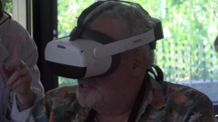 Els usuaris del Palamós Gent Gran reviuen records a través de la realitat virtual