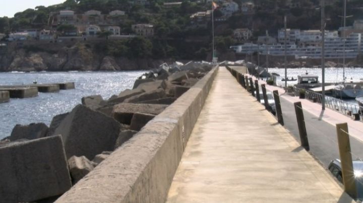 En redacció el projecte per instal·lar nous calaixos de formigó al port de Sant Feliu