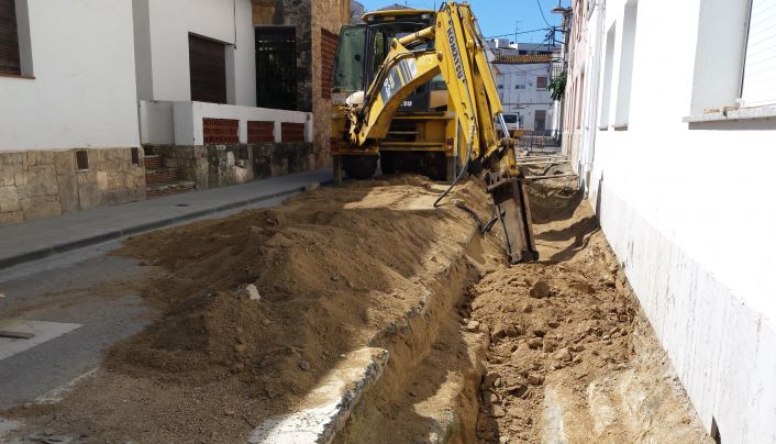 Es reprenen les obres d'arranjament de diversos trams de voreres de Palamós