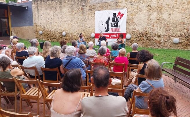 Estel Solé i Glòria Gasch protagonitzen el duet literari de la Biblioteca de Palafrugell