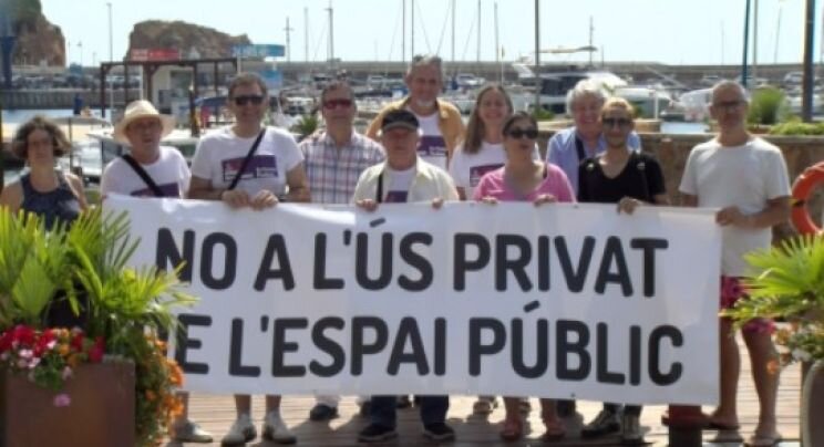 Guíxols des del Carrer celebra la reobertura del pas a la glorieta del Club Nàutic vell
