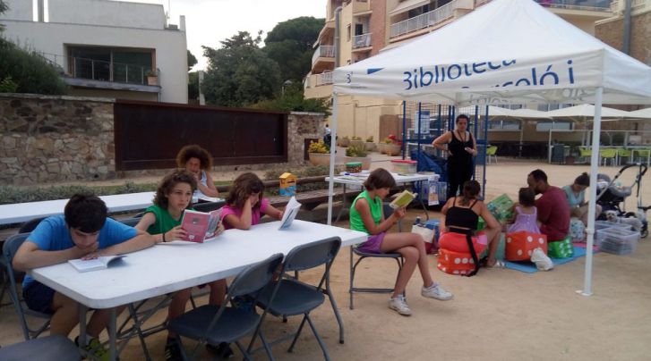 La biblioteca de Palamós surt al carrer els mesos de juliol i agost