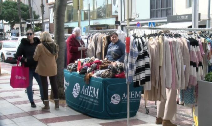 La Botiga al Carrer sobreviu amb èxit a les previsions de mal temps