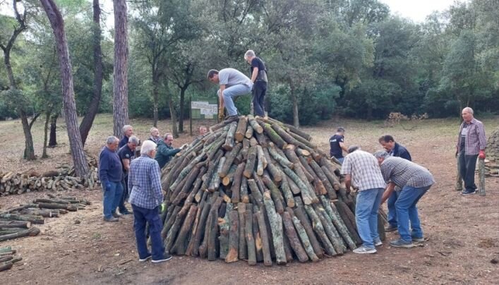La Carbonera: esforç i germanor per a mantenir viva una de les grans festes de Forallac