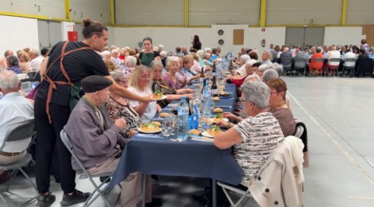 La Festa de la Gent Gran omple el Palau Firal de Sant Antoni de Calonge