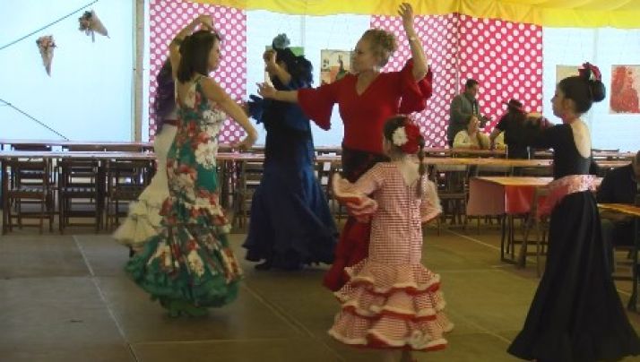 La Fira d'abril fa ballar Sant Feliu a ritme de sevillanes