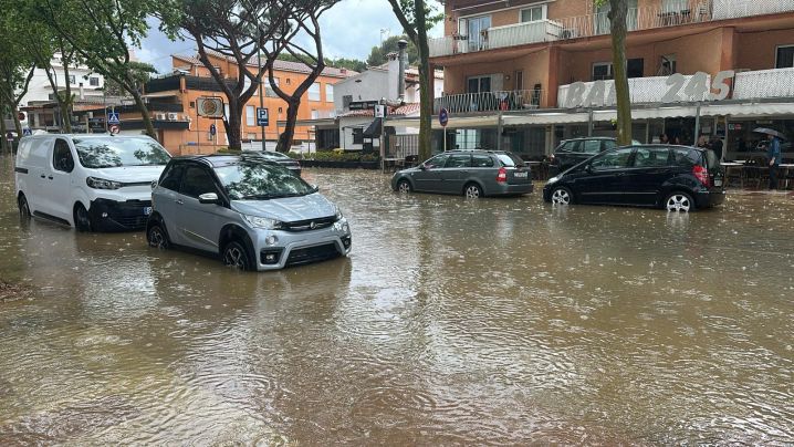 La pluja intensa provoca les primeres incidències al Baix Empordà