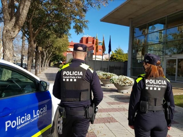 La Policia Local de Castell-Platja d'Aro i Calonge detenen a dos homes pel furt de 800€