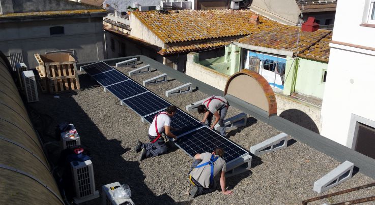 L'Ajuntament de Palamós instal·la plaques solars fotovoltaiques