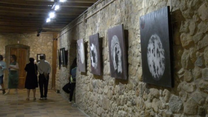 L’art retrospectiu de Miguel Ángel Encuentra arriba al Castell de Benedormiens