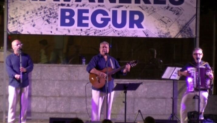 Les havaneres triomfen en la 46a edició de la Cruïlla d’Ultramar a Begur