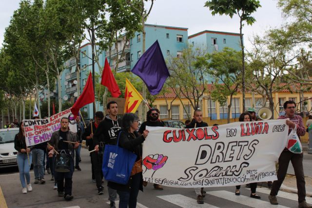 Manifestació de l'1M a Sant Feliu de Guíxols reclama habitatge i pensions dignes