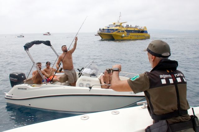 Més controls al mar: els Agents Rurals vigilen el litoral de l’Empordà