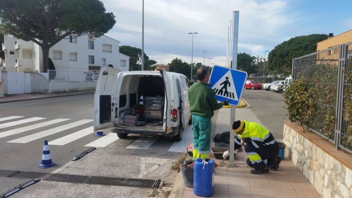 Millora dels senyals viaris de la zona de la platja de Pals