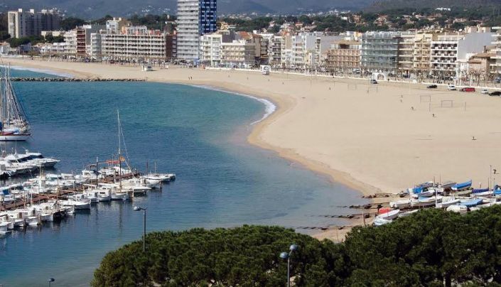 Palamós xifra en 15.000 el nombre de banyistes que caben a les seves platges