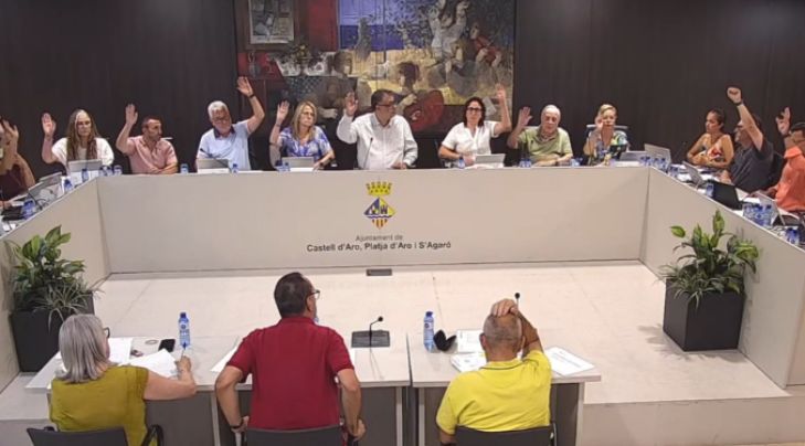 Platja d'Aro aprova la moció de suport als municipis afectats pel foc de les Gavarres