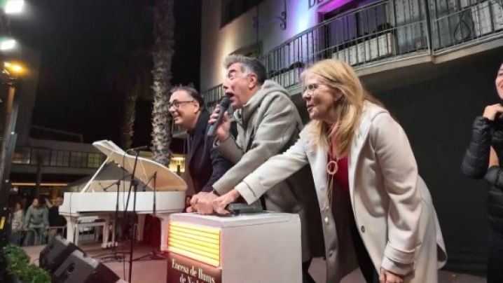 Platja d’Aro encén el Nadal amb una encesa de llums plena d’humor