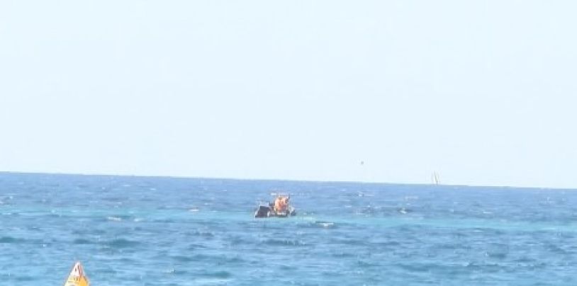 Reobren l'accés al bany a la platja de Castell de Palamós després de reparar la canonada