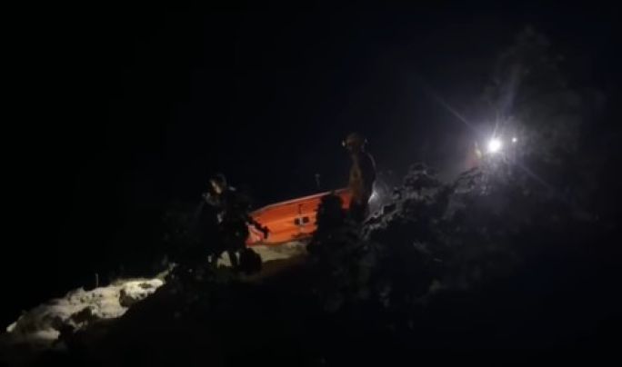 Rescaten un home que va caure d'uns tres metres d'alçada a les roques a Palamós