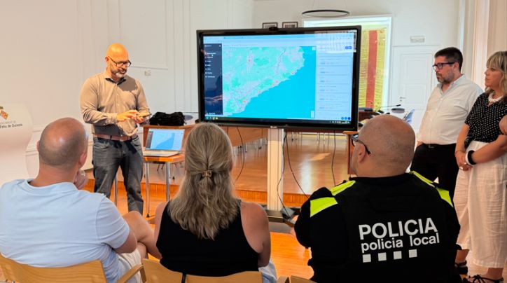 Sant Feliu compta amb una aplicació que connecta els comerços i la Policia Local