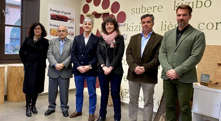 Teresa Jordà visita l'ICS i referma el compromís de 