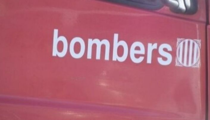 Un home de 78 anys pateix cremades a pràcticament la meitat del cos en un incendi