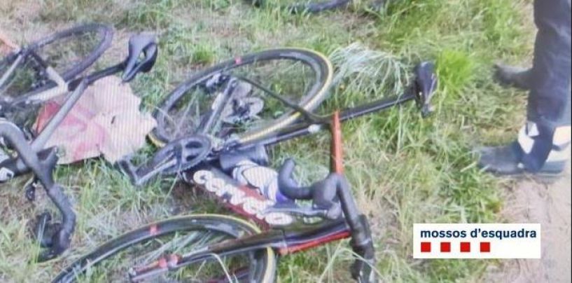 Un motociclista es nega al test d'alcoholèmia després de tombar tres ciclistes