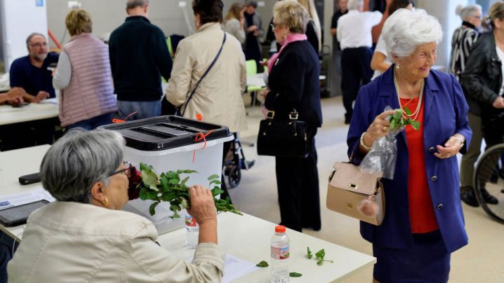 Veïns de Sant Julià voten simbòlicament una setmana després de l'1-O