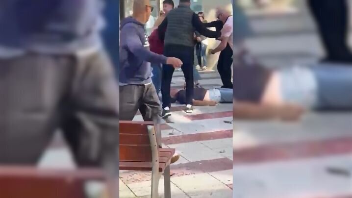 ​Una discussió de trànsit acaba en una baralla al centre de Platja d’Aro